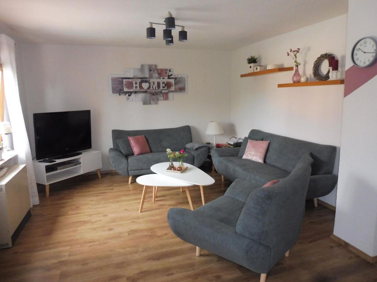 Apartment With Terrace And Pool In The Garden Pracht المظهر الخارجي الصورة