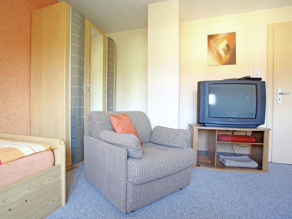 Apartment With Terrace And Pool In The Garden Pracht المظهر الخارجي الصورة